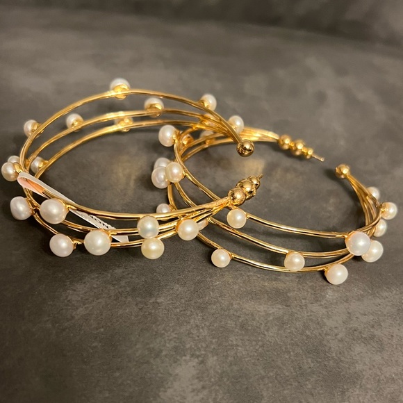 Cult Gaia Large Shanti Hoop earrings in Gold 400$ - Picture 8 of 8